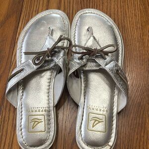 Women’s leather Sperry sandals